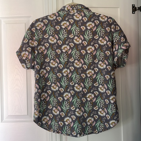 Universal Thread Button Down Shirt - Picture 3 of 4